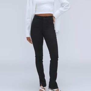 Everlane The Way-High® Skinny Split Hem Jean Black
Size: 25 NWT